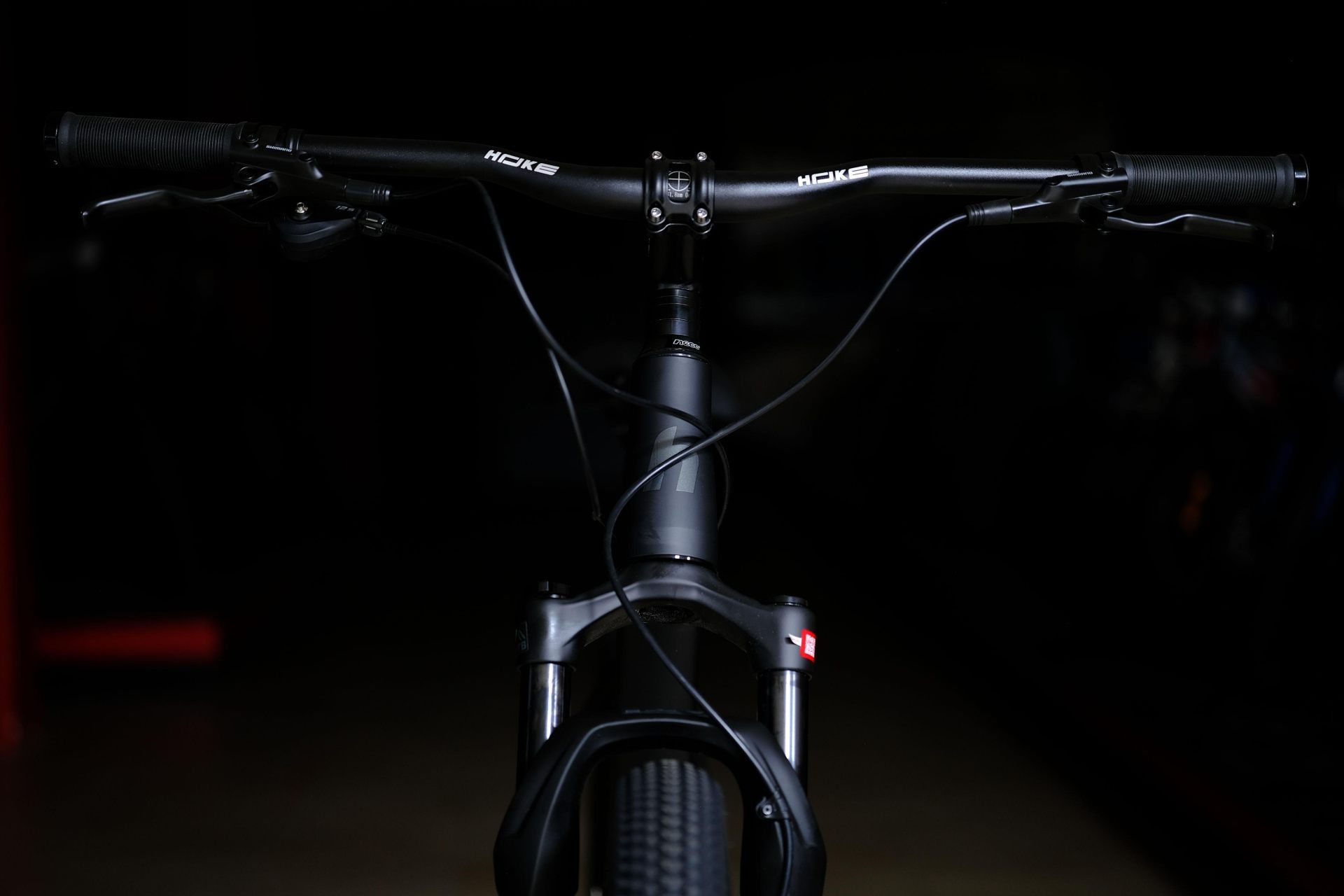 Вилка воздушная RockShox Judy Silver TK AIR 100mm BOOST под ось 15mm HOKE 18 Way 29 HD матовый чёрный 23